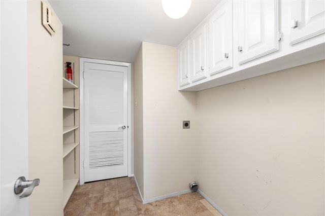 14655 Champion Forest Drive 302, Houston, TX 77069