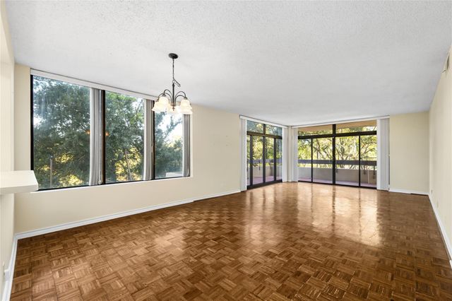 14655 Champion Forest Drive 302, Houston, TX 77069