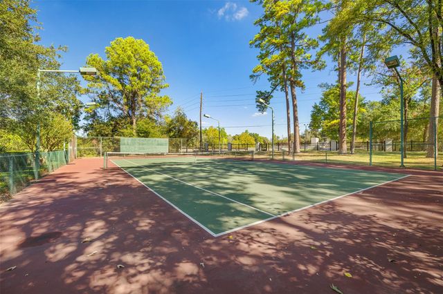 14655 Champion Forest Drive 302, Houston, TX 77069