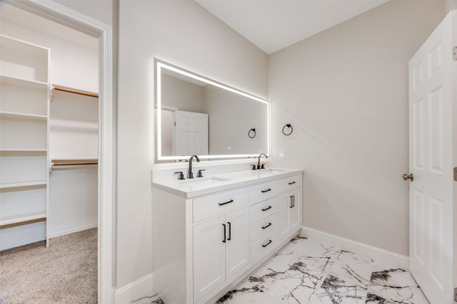 1704 Kings Lane, Commerce, TX 75428