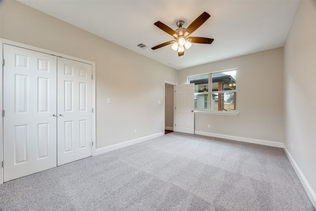 1704 Kings Lane, Commerce, TX 75428