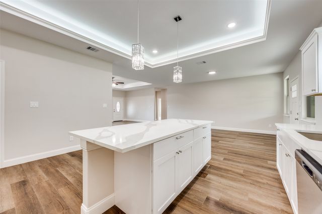 1704 Kings Lane, Commerce, TX 75428
