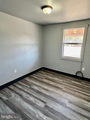 130 WHITE OAK RD, White Post, VA 22663