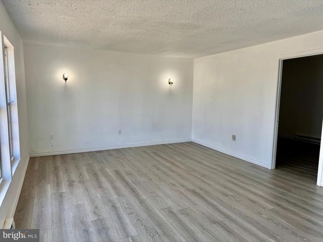 130 WHITE OAK RD, White Post, VA 22663