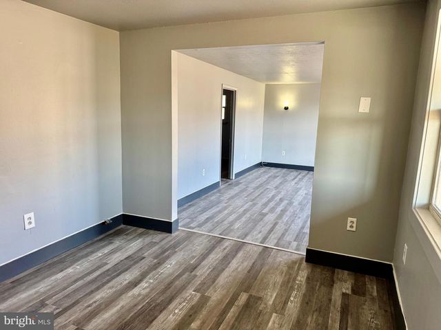 130 WHITE OAK RD, White Post, VA 22663