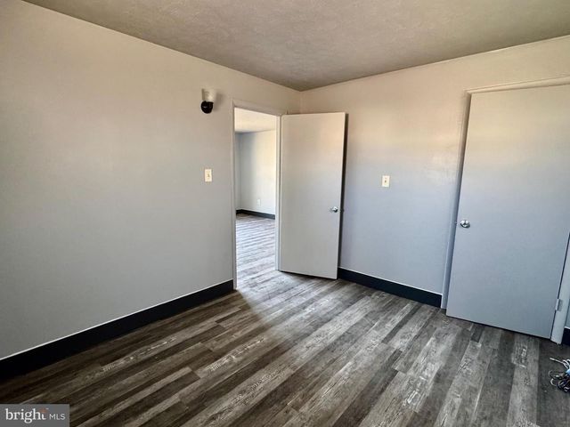 130 WHITE OAK RD, White Post, VA 22663