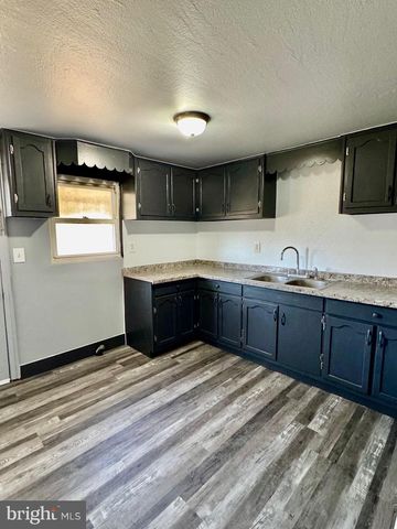 130 WHITE OAK RD, White Post, VA 22663