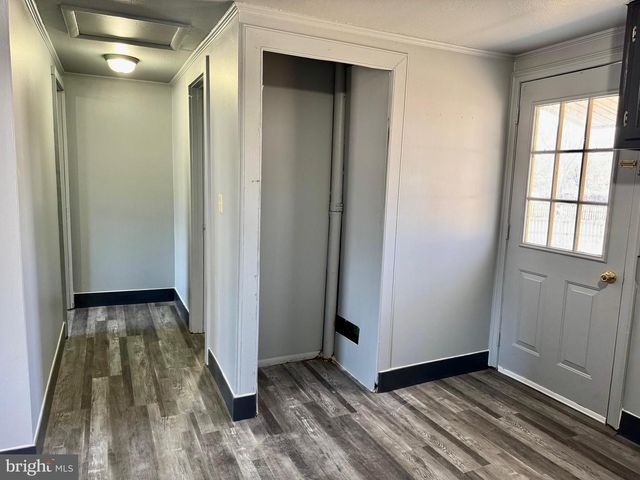 130 WHITE OAK RD, White Post, VA 22663