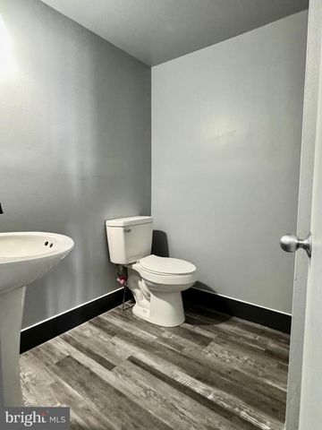 130 WHITE OAK RD, White Post, VA 22663