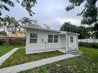 2103 SW 60th Ave 2, Miami, FL 33155