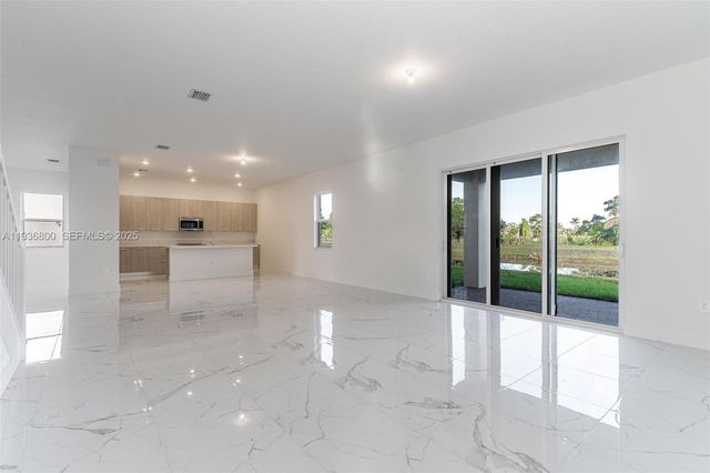 12289 SW 43rd St, Davie, FL 33330