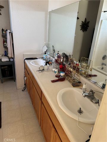 596 St Teresa Court, Merced, CA 95341