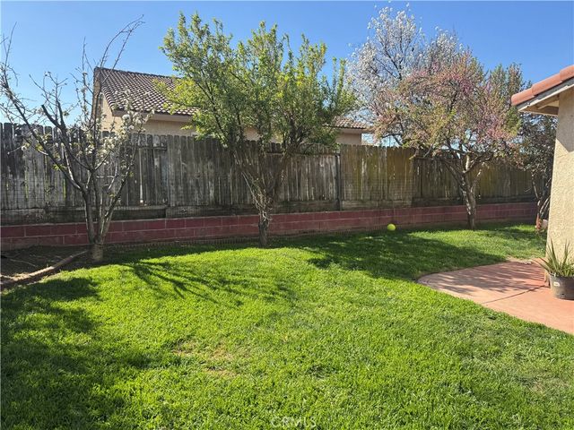596 St Teresa Court, Merced, CA 95341