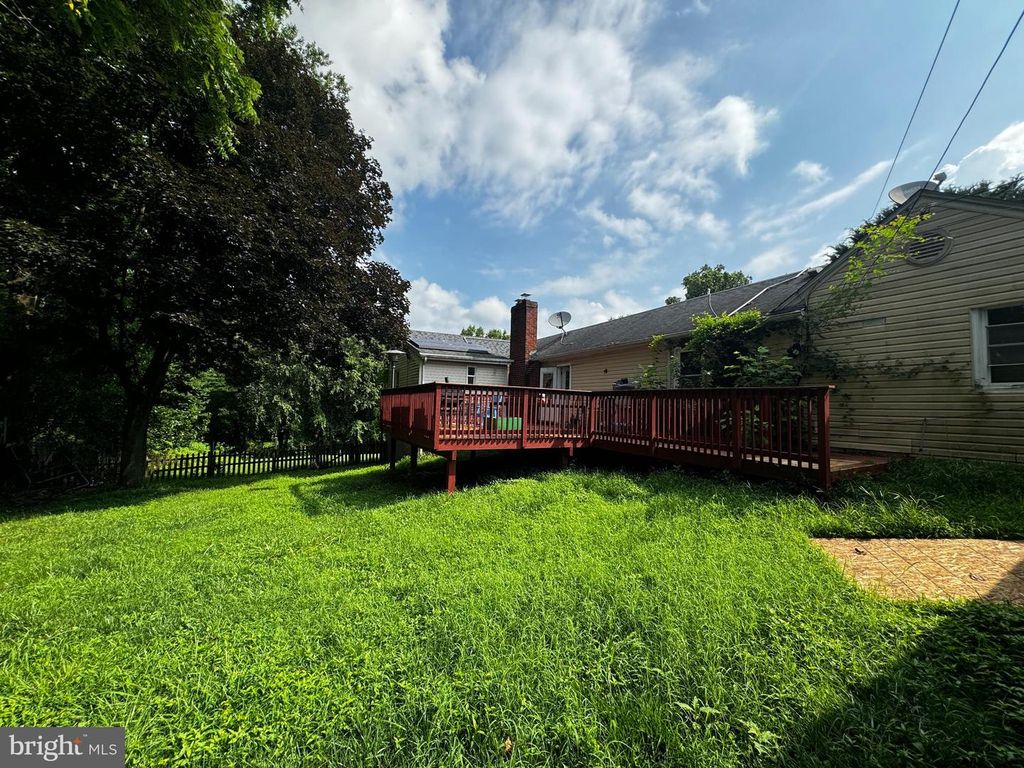 2 PIPING ROCK DR, Silver Spring, MD 20905