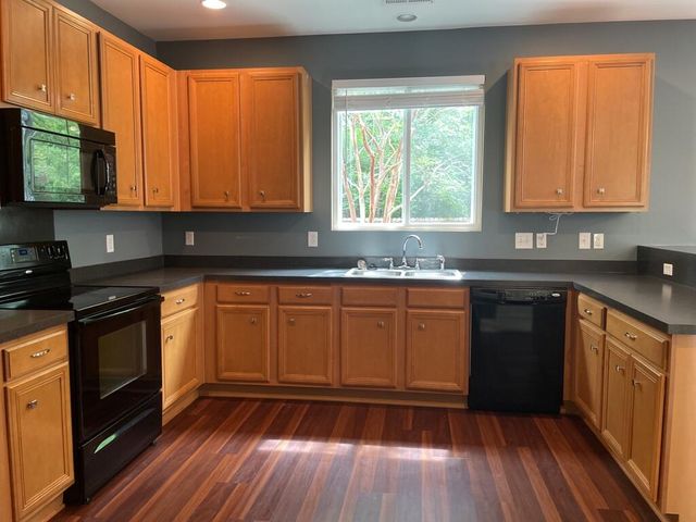 8806 Shadowglen Drive, North Charleston, SC 29420