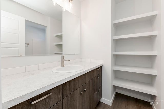 8369 E Cool River Lp, Nampa, ID 83687