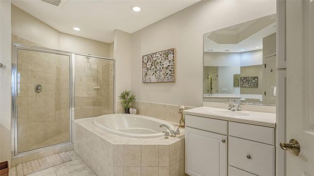 6350 WATERCREST WAY 402, Lakewood Ranch, FL 34202