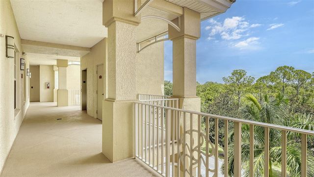 6350 WATERCREST WAY 402, Lakewood Ranch, FL 34202