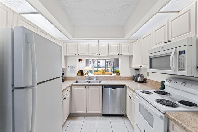 4401 46TH AVENUE W 102, Bradenton, FL 34210