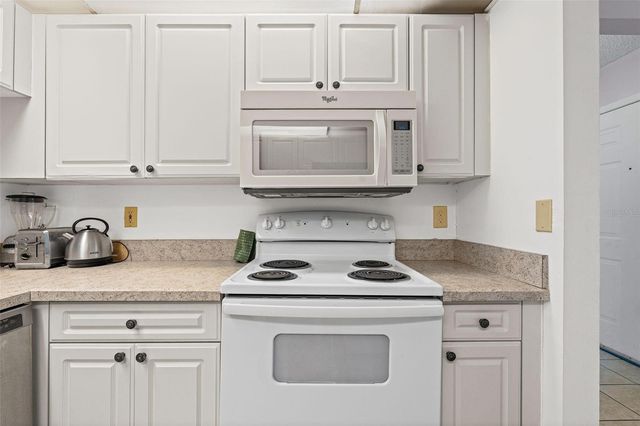 4401 46TH AVENUE W 102, Bradenton, FL 34210