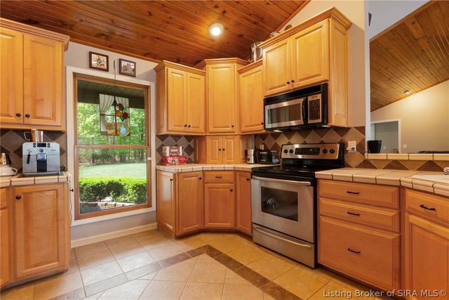 5263 Cedarway Drive NE, Corydon, IN 47112