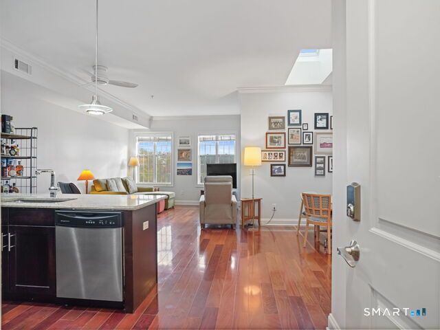 144 East Avenue B404, Norwalk, CT 06851