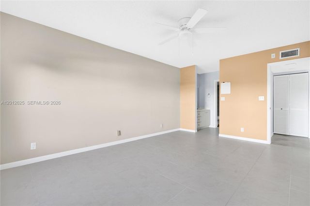 3050 NW 42nd Ave C406, Coconut Creek, FL 33066