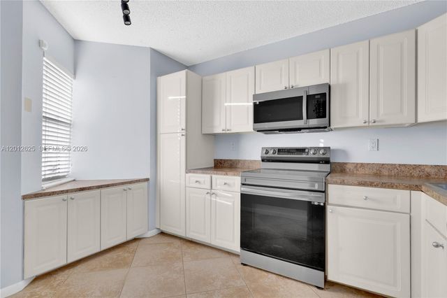 3050 NW 42nd Ave C406, Coconut Creek, FL 33066