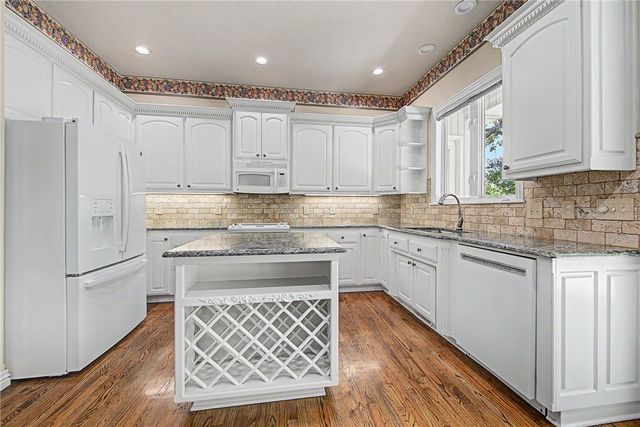 5 Clubhouse Place, Bella Vista, AR 72715