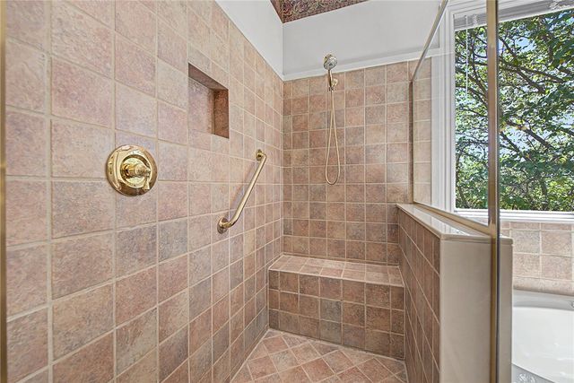 5 Clubhouse Place, Bella Vista, AR 72715