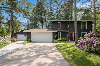 442 Pinewood Circle, Portage City, MI 49002