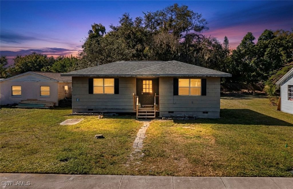 318 Bellair RD, Fort Myers, FL 33905