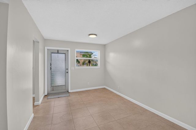 2192 NE 1st Way 104, Boynton Beach, FL 33435