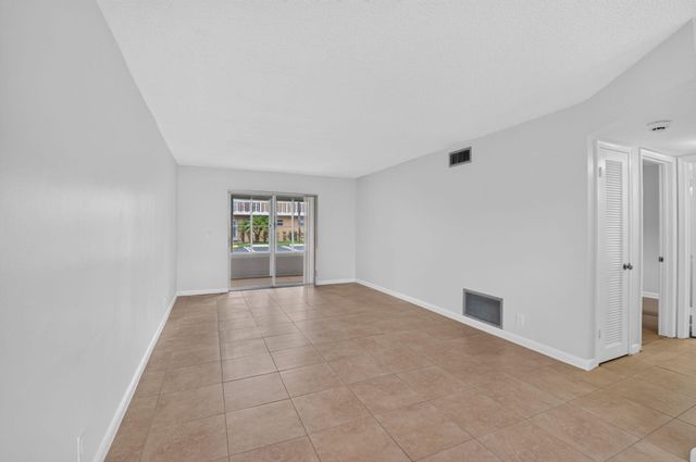2192 NE 1st Way 104, Boynton Beach, FL 33435