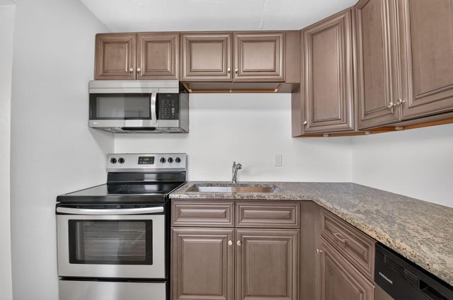 2192 NE 1st Way 104, Boynton Beach, FL 33435