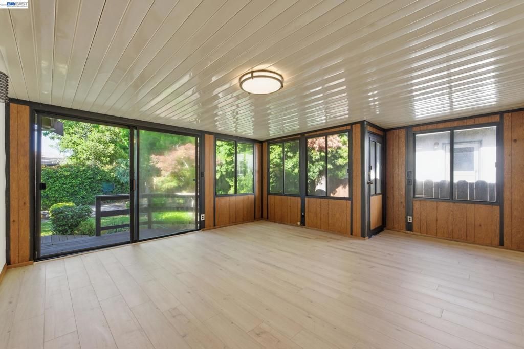 Image 10 of property listing at 3586 Somerset Ave, Castro Valley, CA 94546