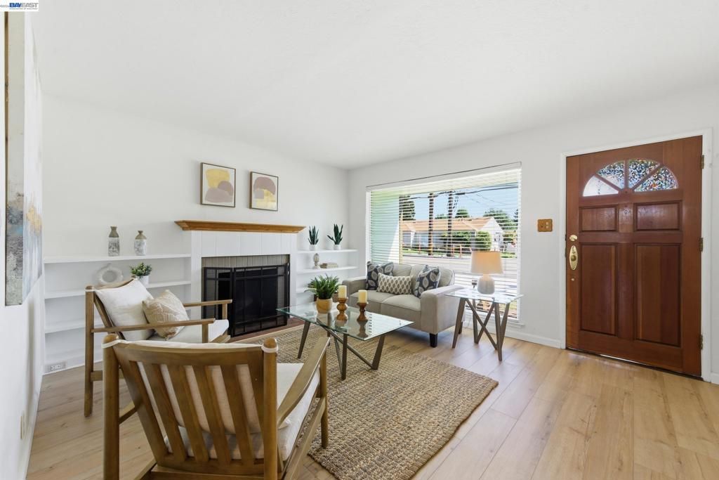 Image 8 of property listing at 3586 Somerset Ave, Castro Valley, CA 94546