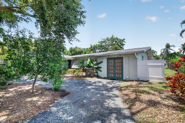 2709 SW 6th Street, Boynton Beach, FL 33435