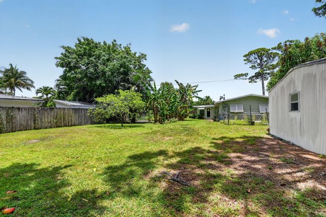 2709 SW 6th Street, Boynton Beach, FL 33435
