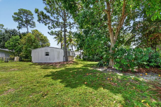 2709 SW 6th Street, Boynton Beach, FL 33435