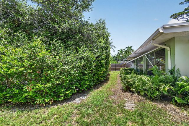 2709 SW 6th Street, Boynton Beach, FL 33435