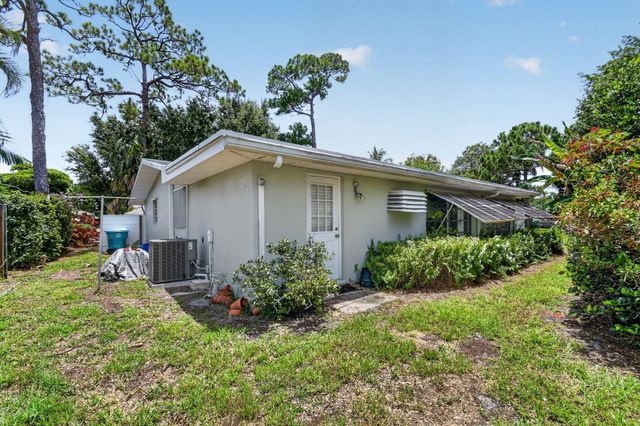 2709 SW 6th Street, Boynton Beach, FL 33435