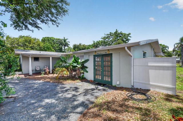 2709 SW 6th Street, Boynton Beach, FL 33435