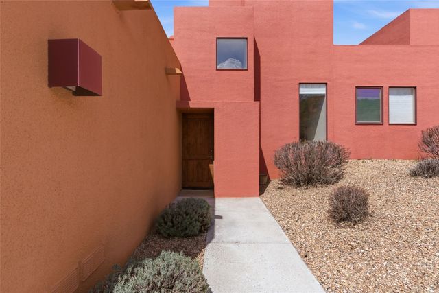 1500 Avenida Rincon 102, Santa Fe, NM 87506