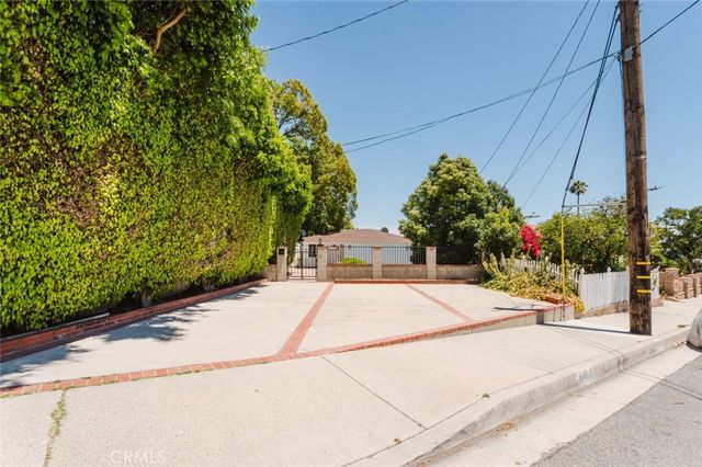 4334 Pennsylvania Avenue, La Crescenta, CA 91214