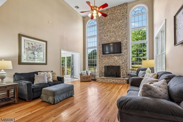 6 Lauren Ct, Wayne Twp., NJ 07470