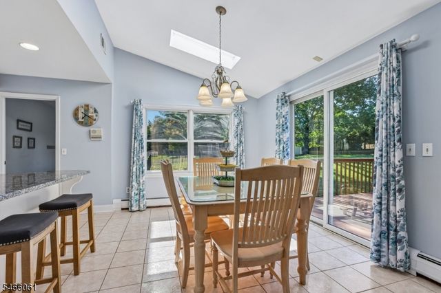 6 Lauren Ct, Wayne Twp., NJ 07470