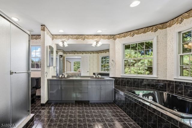 6 Lauren Ct, Wayne Twp., NJ 07470
