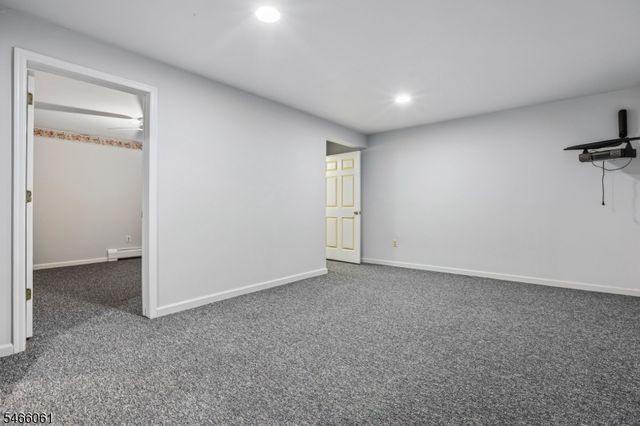 6 Lauren Ct, Wayne Twp., NJ 07470