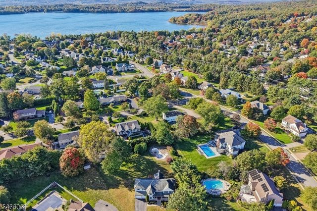 6 Lauren Ct, Wayne Twp., NJ 07470